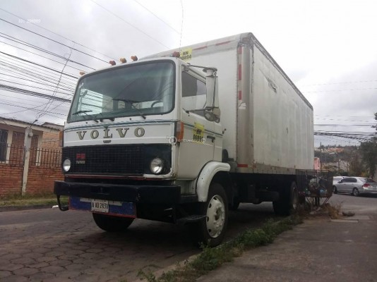 Vendo Camion VOLVO F6 TURBO (Volvo F& Truck for sale)